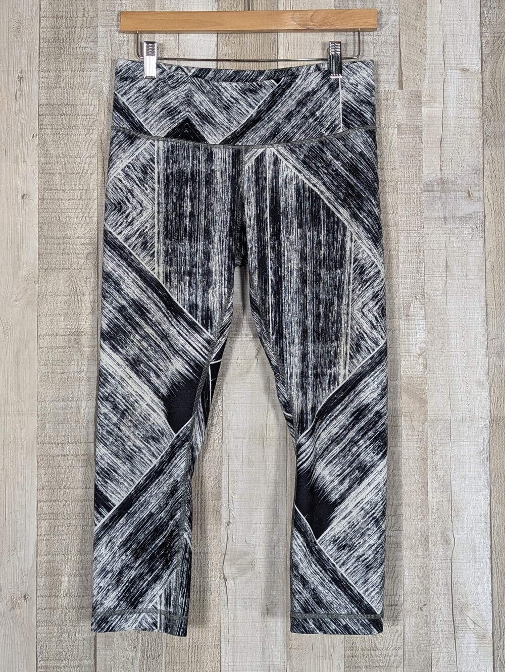 Lululemon Wunder Under Crop II Full-On Luon Leggings Size 8 Black White